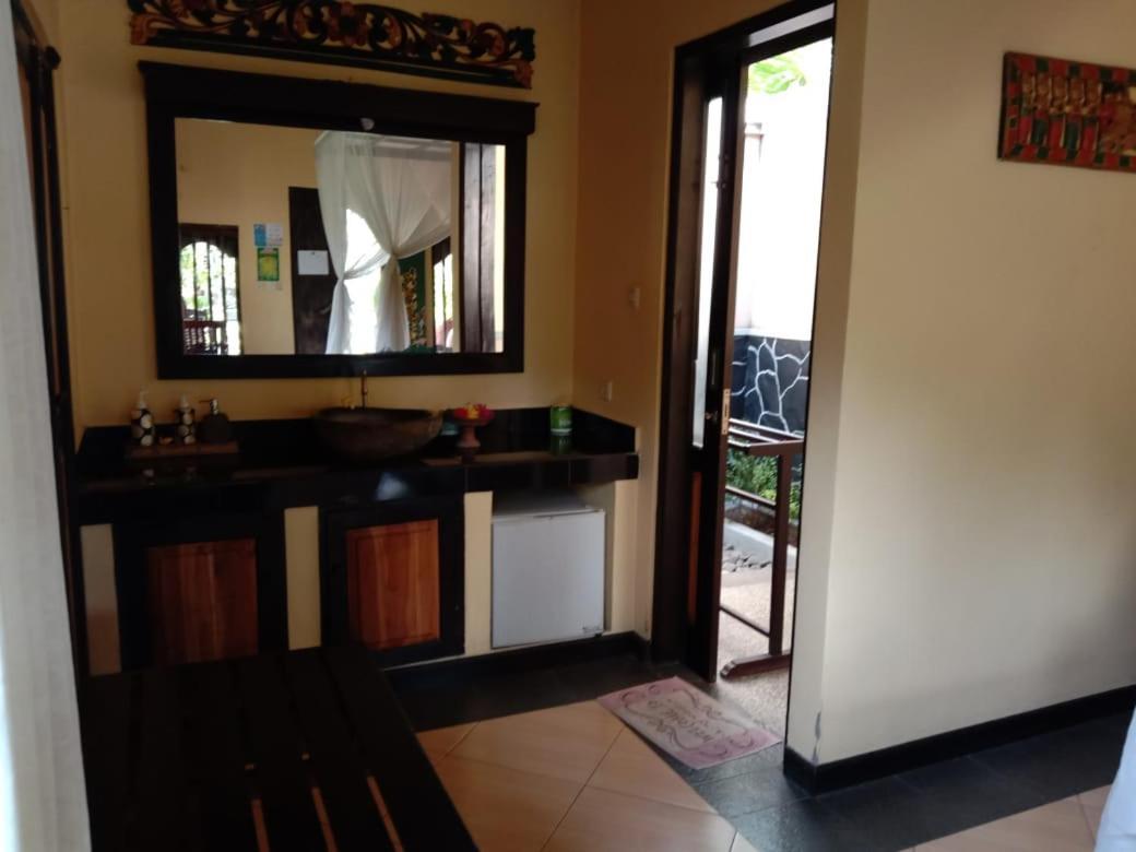 Tirta Sari Bungalow Hotel Pemuteran Buitenkant foto